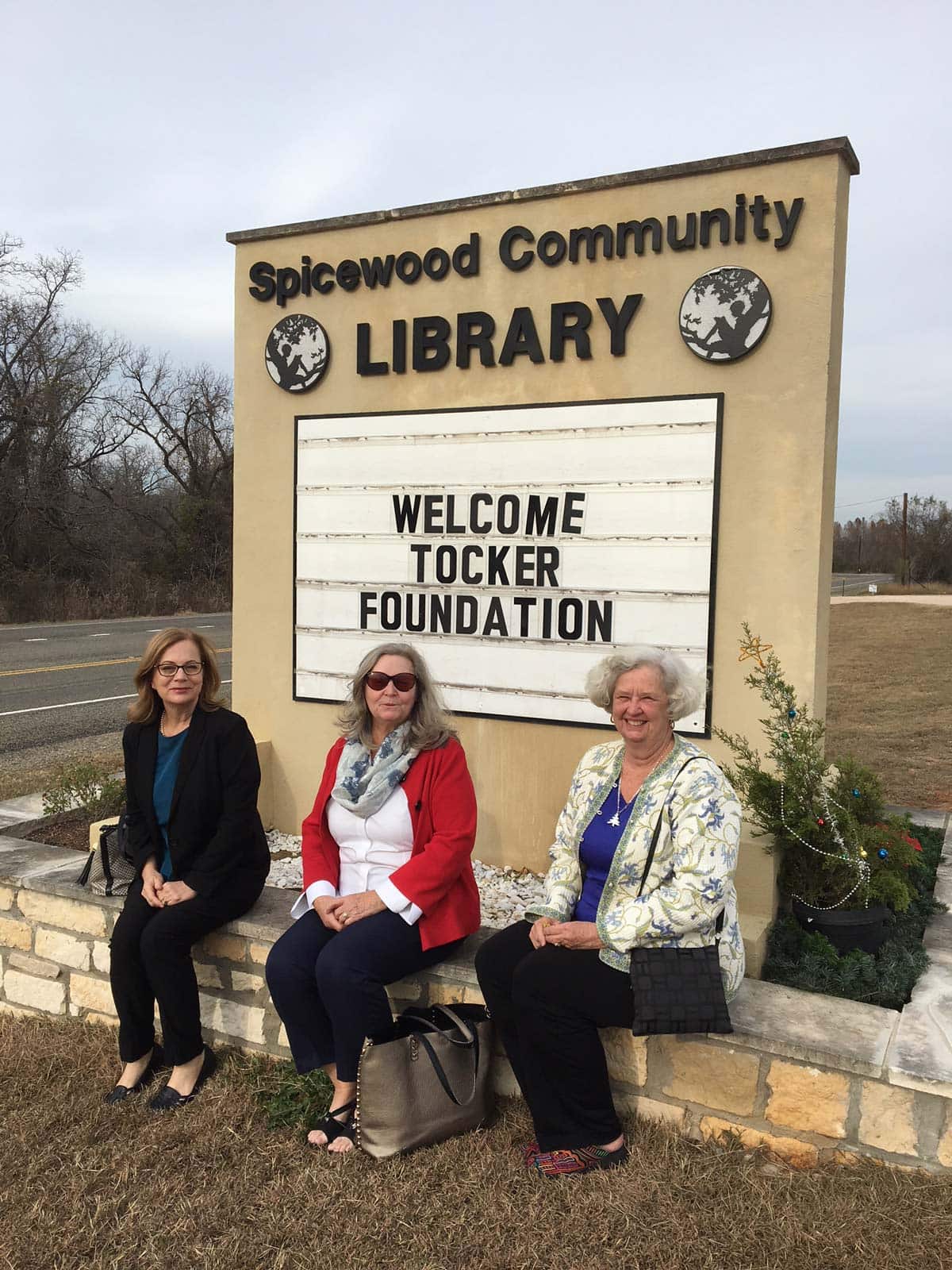Spicewood community library welcomes Tocker Foundation